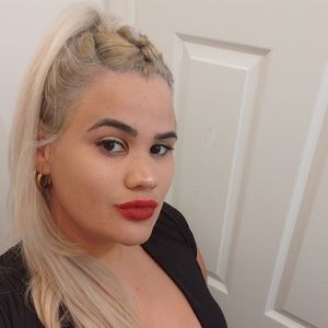 Meet your Posher, Juliett